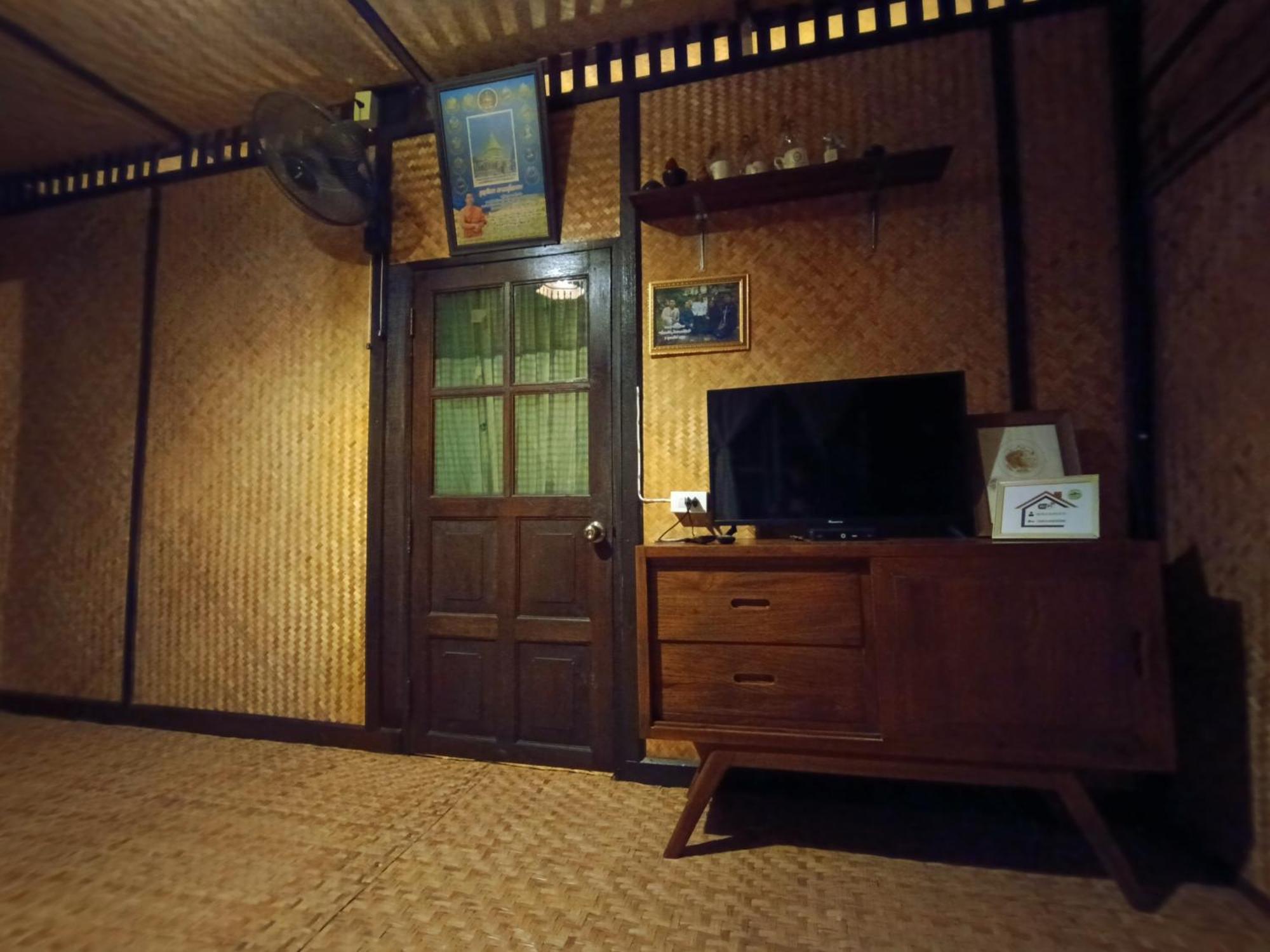 Mon Saeng Jun Homestay Ban Na Meng Exterior foto